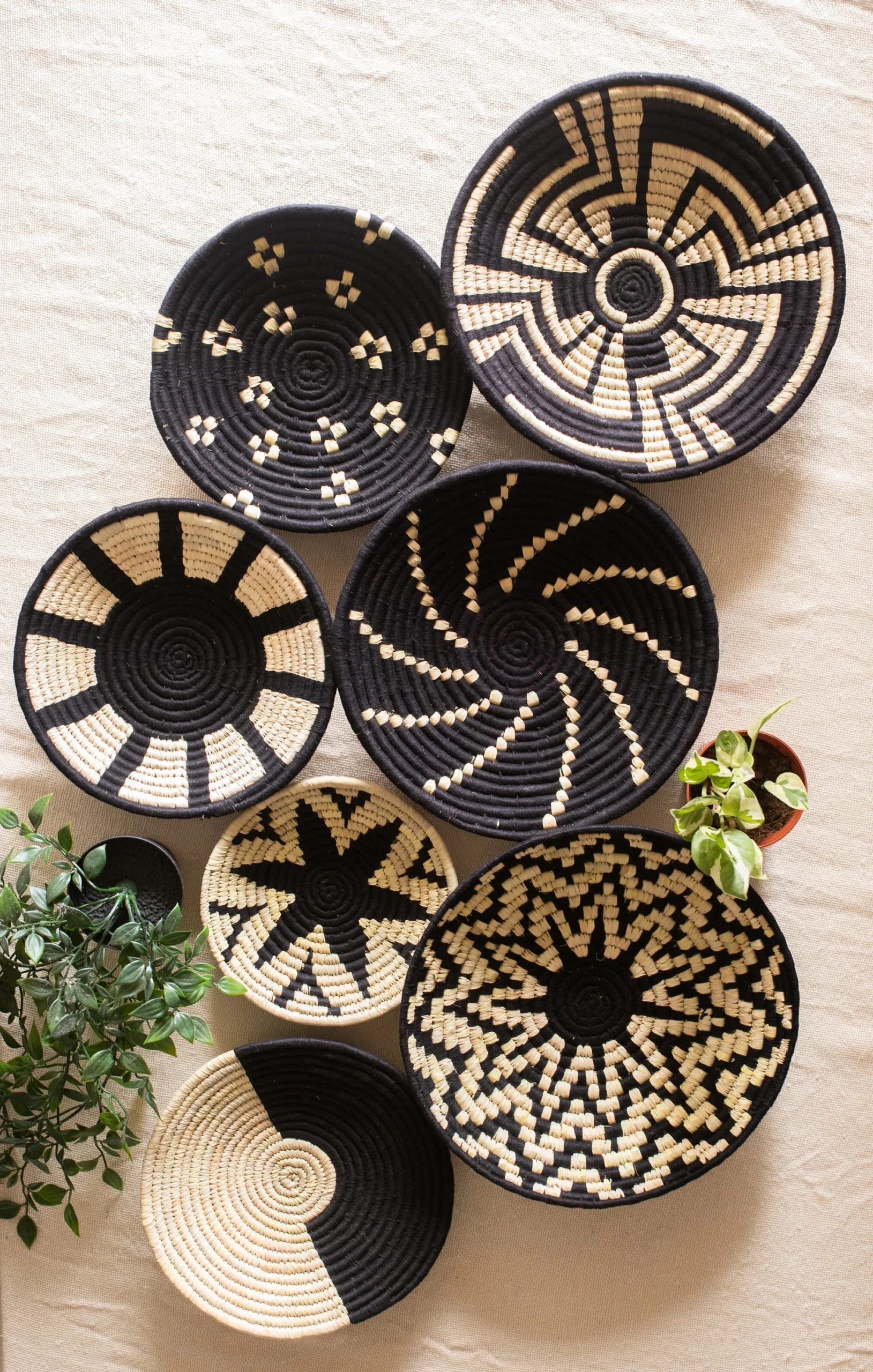 Rwandese Sisal Basket Bowl Woven With Creativity - Image 3